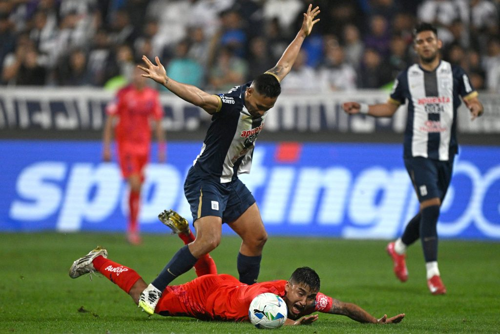 hostigamiento de alianza lima